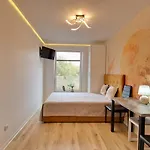 Flou 81, Parking & 700M Plaza